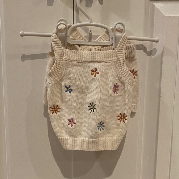 Old Navy Cream Knit 2 piece with Floral Embroidery - Picture 1 of 6